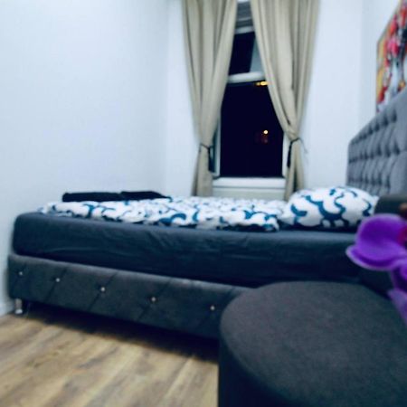 Modern Double Room Js A เวียนนา ภายนอก รูปภาพ