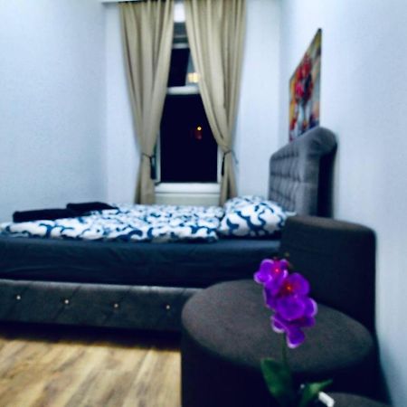 Modern Double Room Js A เวียนนา ภายนอก รูปภาพ