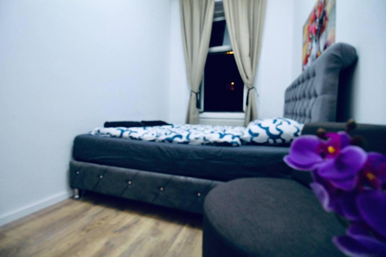 Modern Double Room Js A เวียนนา ภายนอก รูปภาพ