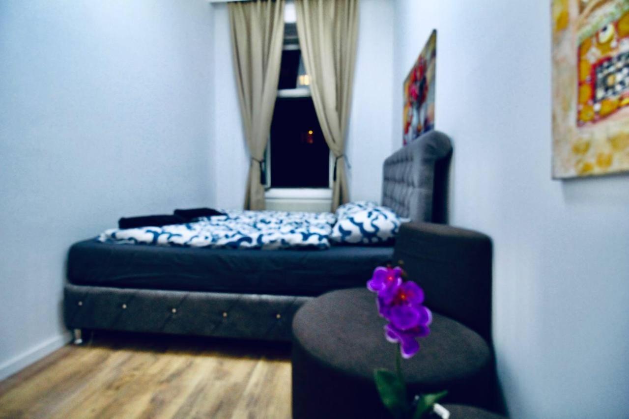 Modern Double Room Js A เวียนนา ภายนอก รูปภาพ