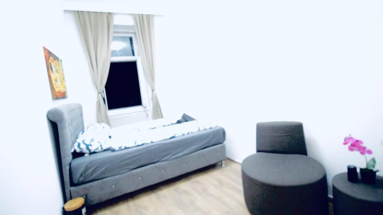 Modern Double Room Js A เวียนนา ภายนอก รูปภาพ