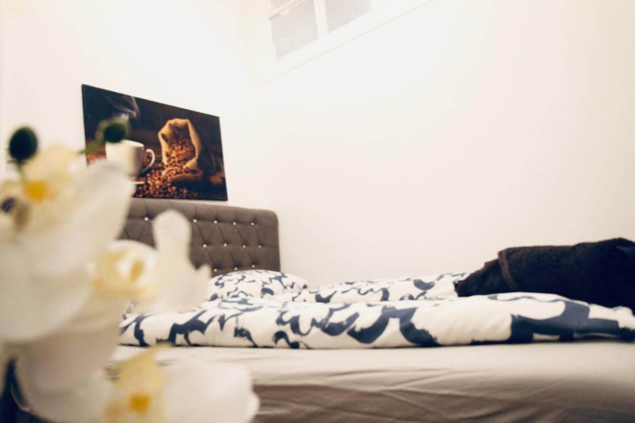 Modern Double Room Js A เวียนนา ภายนอก รูปภาพ