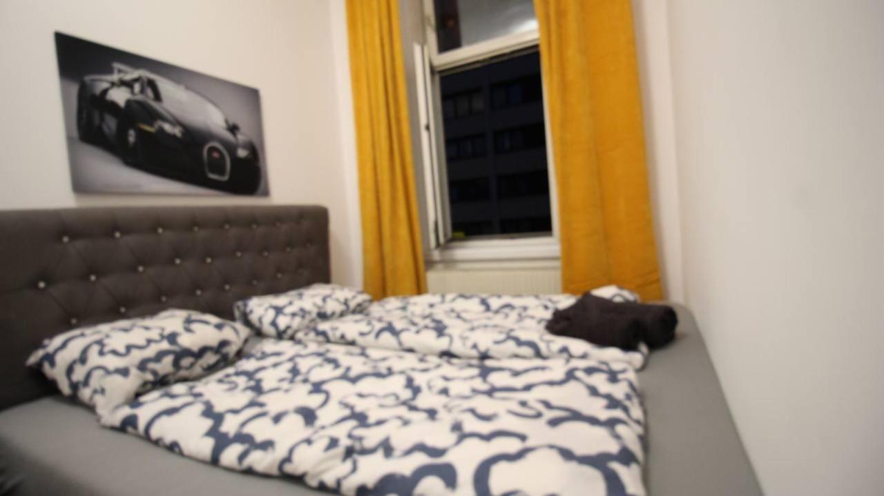 Modern Double Room Js A เวียนนา ภายนอก รูปภาพ