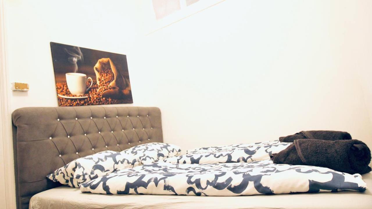 Modern Double Room Js A เวียนนา ภายนอก รูปภาพ